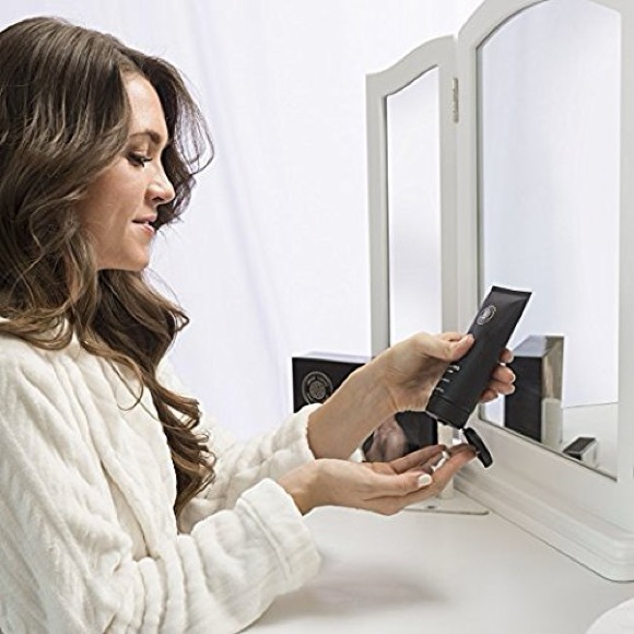 Forever Flawless Brilliance Nail Care Kit for Manicure and Pedicure - Picture 5 of 6